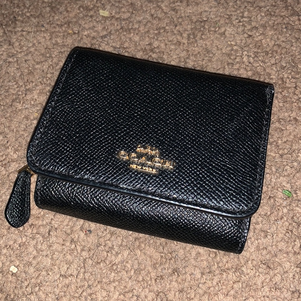 Coach small wallet leather brand new without tag